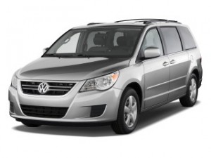 2010-volkswagen-routan-4-door-wagon-se-angular-front-exterior-view_100301801_s