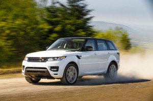 2014-Range-Rover-Sport-front-three-quarter-in-motion-02